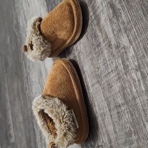 BearPaw Tan Toddler Boot Slippers with Fur Trim 6/12m